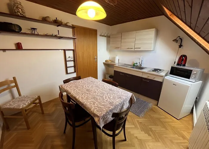 Cozzy Apartment In Nature